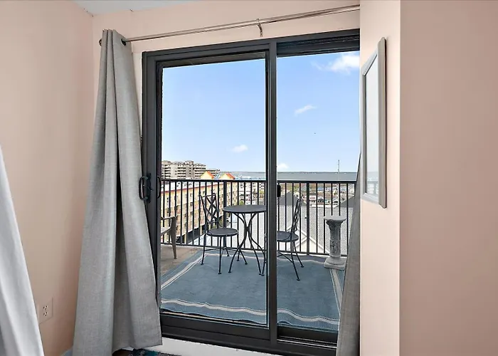 Holiday home Oceana 1-3 Bedroom Penthouse With Direct Ocean Front Views! *