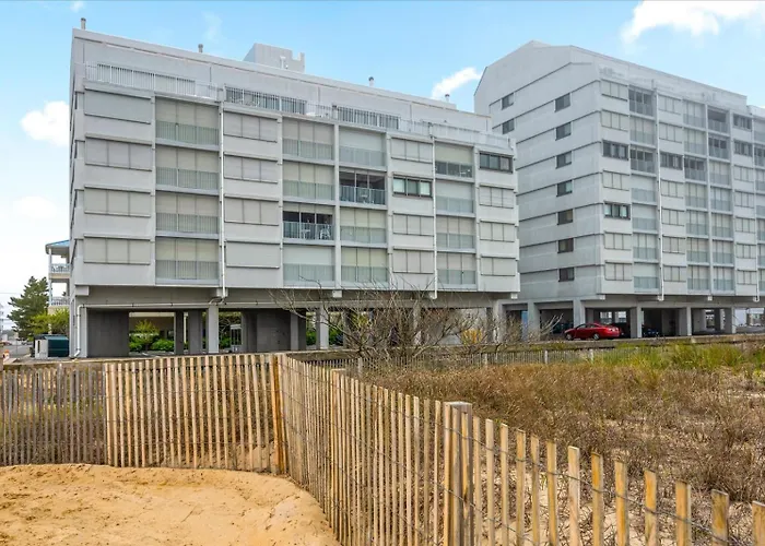 Oceana 1-3 Bedroom Penthouse With Direct Ocean Front Views! Holiday home *